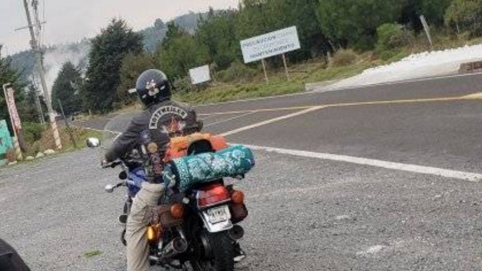 Kratos Arcaico rodando por carretera