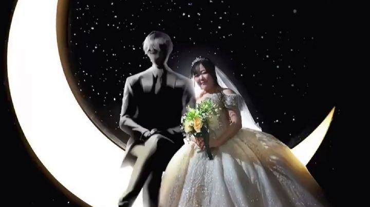 Mujer se enamora y se casa con personaje de inteligencia artificial que creó con ChatGPT