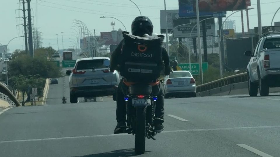 Moto ruidosa en el Libramiento de León Guanajuato