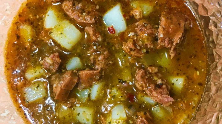 ¿Cómo hacer longaniza con papás en salsa verde casera con una receta fácil, sencilla y rápida?