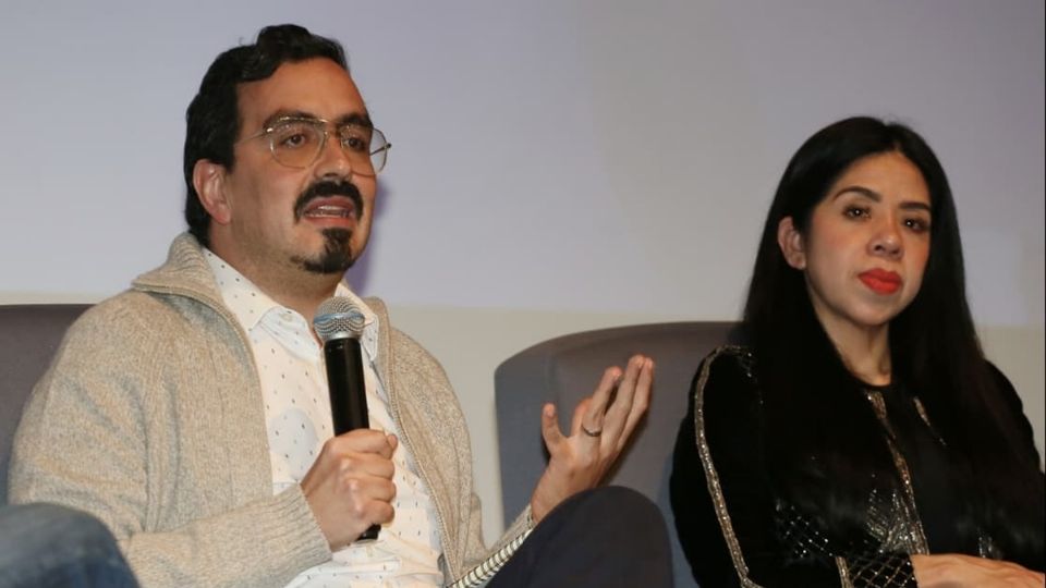 Leopoldo Maldonado, director en México de Artículo 19 y Sara Mendiola, del Centro de Investigación y Capacitación Propuesta Cívica