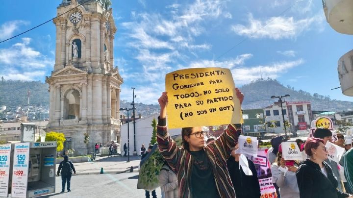 Protestas en Pachuca: Movimiento del Sombrero y activistas llaman a defender democracia y paz
