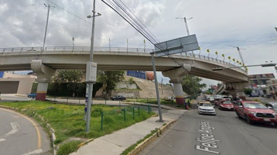 El puente hace de conexión entre los bulevares Felipe Ángeles y Javier Rojo Gómez