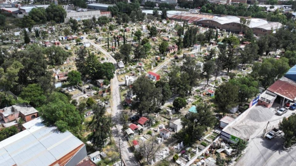 El panteón contaba con alta afluencia de visitantes al momento del hecho