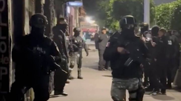 Detienen a dos narcomenudistas en domicilio en Iztapalapa