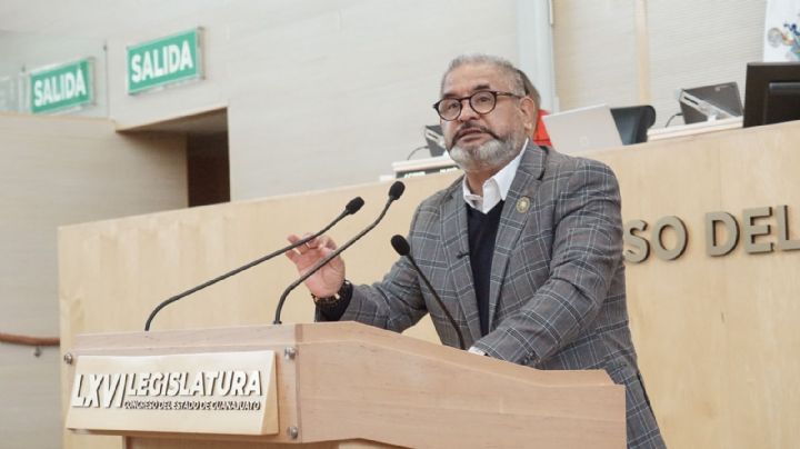 Como en la Ciudad de México, Morena promueve la licencia de conducir permanente.