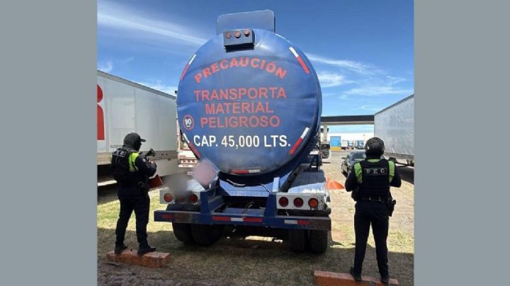 Policías aseguran 47,000 litros de huachicol en Celaya
