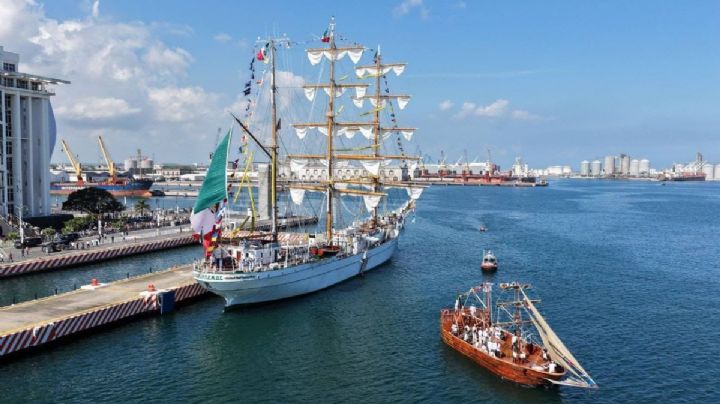 Buque escuela Cuauhtémoc regresa al puerto de Veracruz