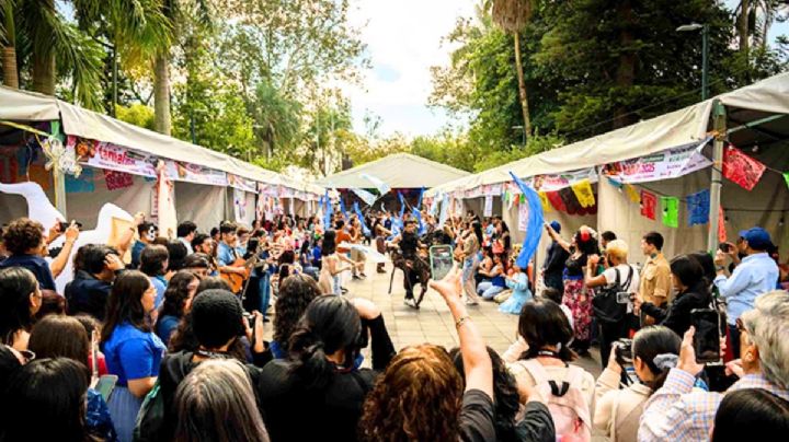 Alumnado de Artes UV llevó al corazón de Xalapa su Catrina Ambulante