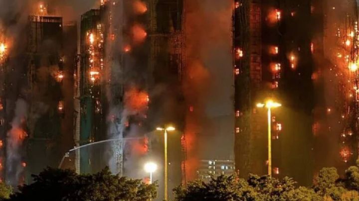 Videos del feroz incendio en complejo residencial en Hong Kong; van 36 muertos