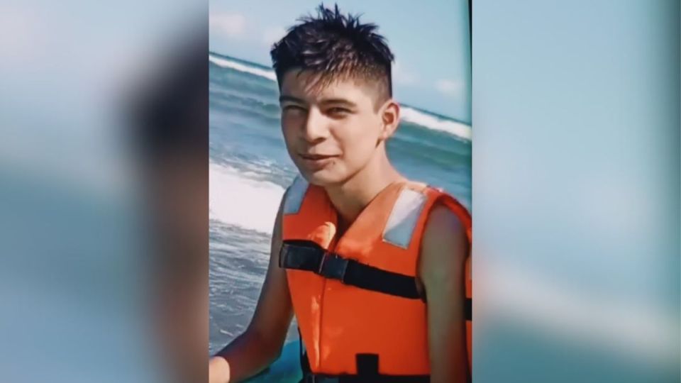 Madre de Ángel, arrastrado por el mar en Chachalacas pide ayuda para localizarlo antes de entrada de ff