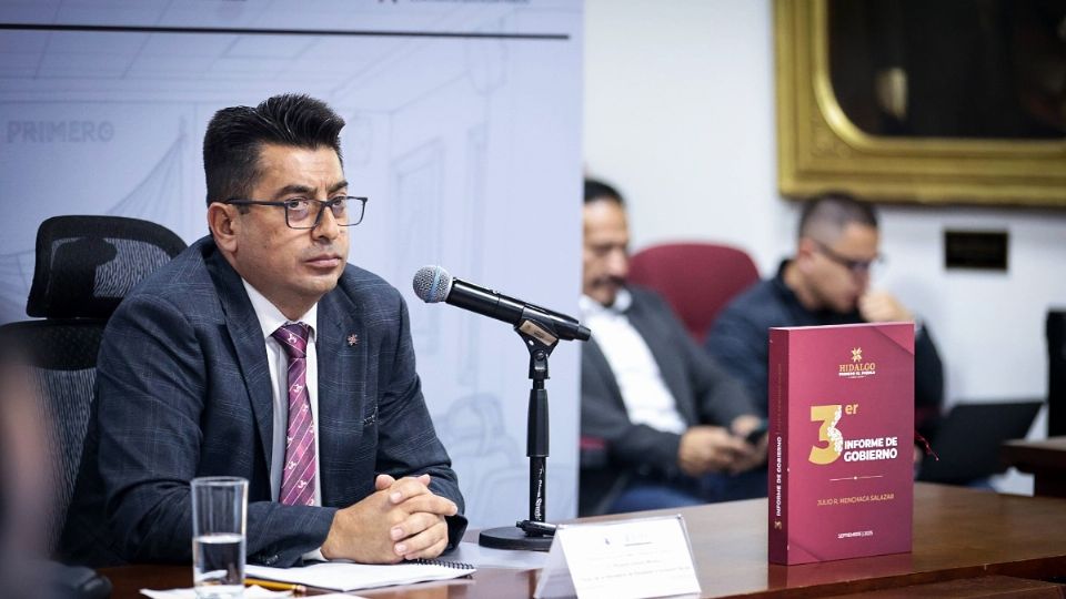 El titular de Sebiso compareció ante el Congreso local