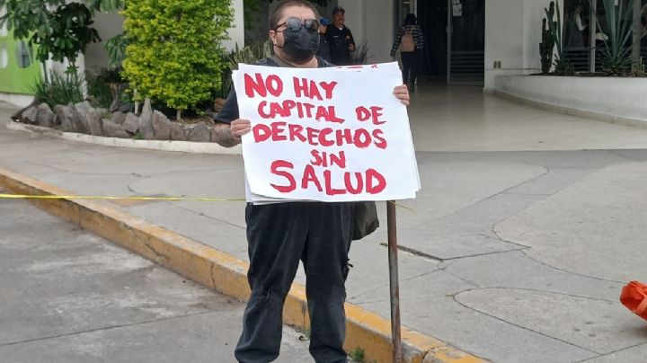 Pacientes de VIH protestan por falta de medicamentos en Clínica Condesa