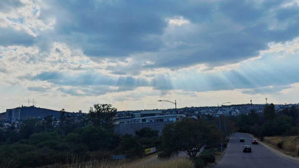 Un raro atardecer ayer en León.