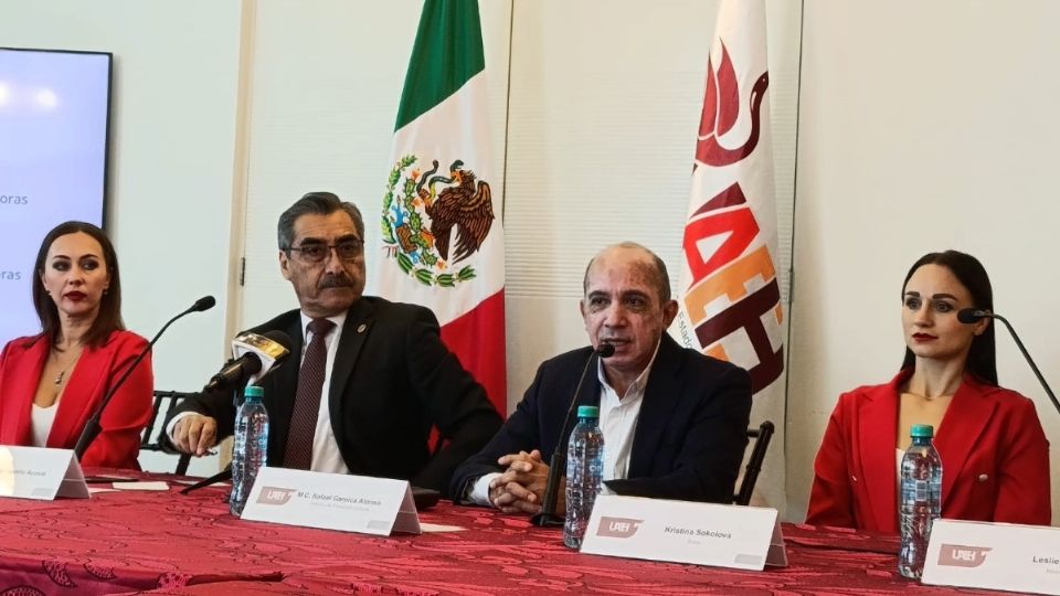 Funcionarios de la UAEH anunciaron la actividad en una conferencia de prensa