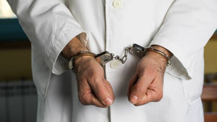 El doctor Jesús Luján, buscado en México por delitos pendientes, fue arrestado por el ICE en California. ¿Quién es y de que se le acusa?