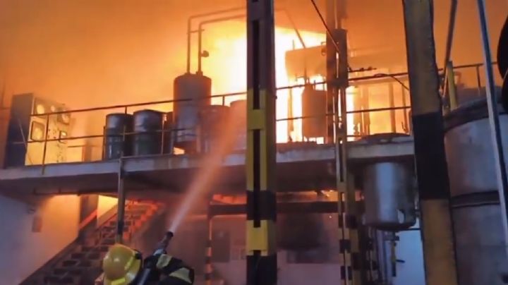 Todo lo que sabemos del incendio en una fábrica de químicos en Guadalajara