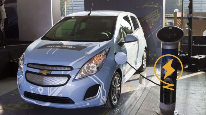 ¿En qué año se vendió el primer auto eléctrico en Veracruz?