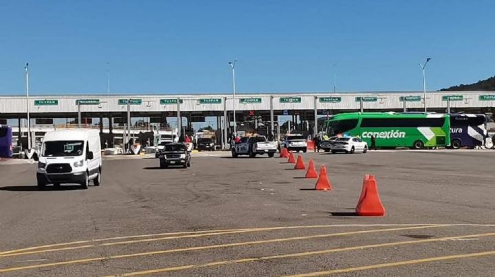 Bloqueo en la México-Tuxpan: estudiantes del Mexe se concentran a la altura de San Alejo