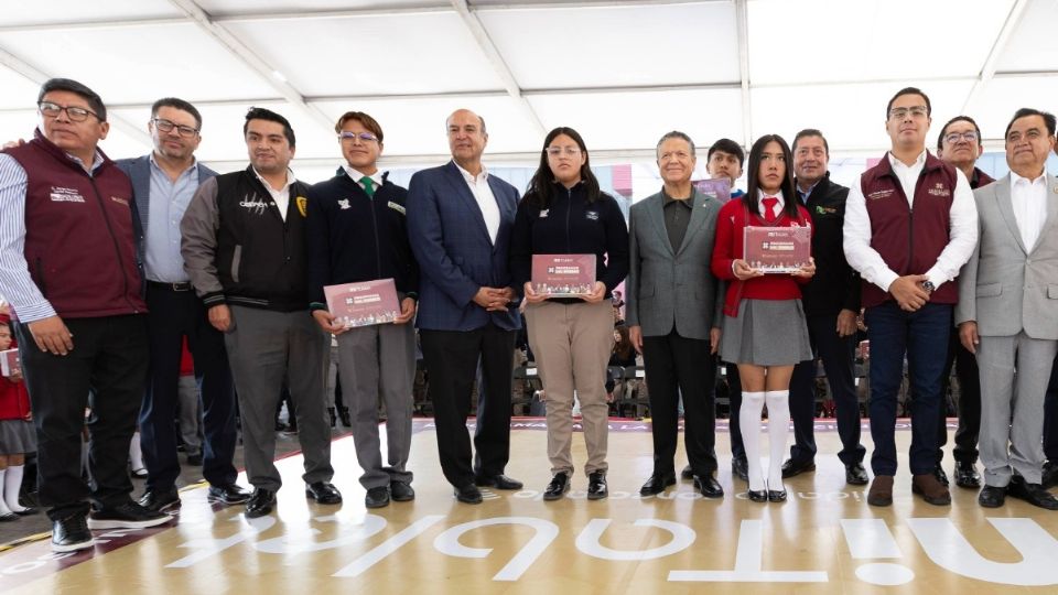 Hidalgo cuenta con un sistema educativo muy sólido, destacó el mandatario estatal