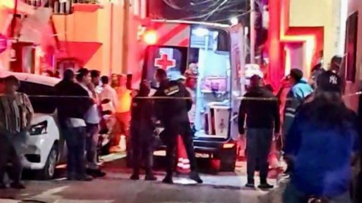 Sicarios entran a casa y atacan a balazos a pareja, él muere y ella queda grave