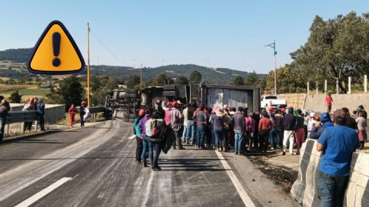 Vuelca tráiler con pavos en la autopista Orizaba-Puebla; esto sabemos del cierre