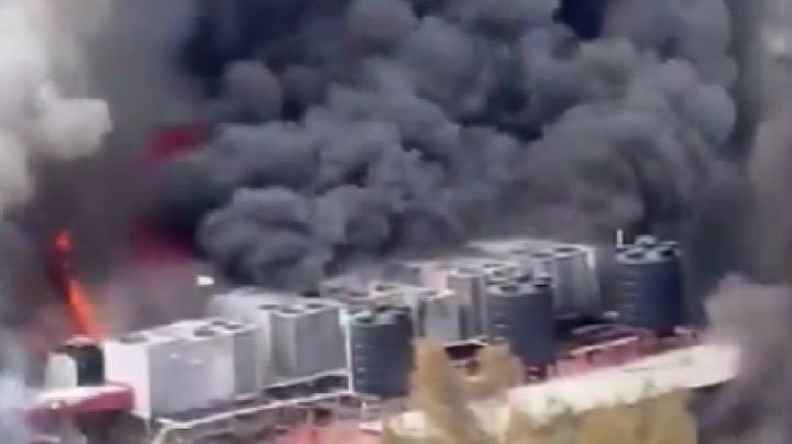 Fuerte incendio consume el bar Strana en Guadalajara