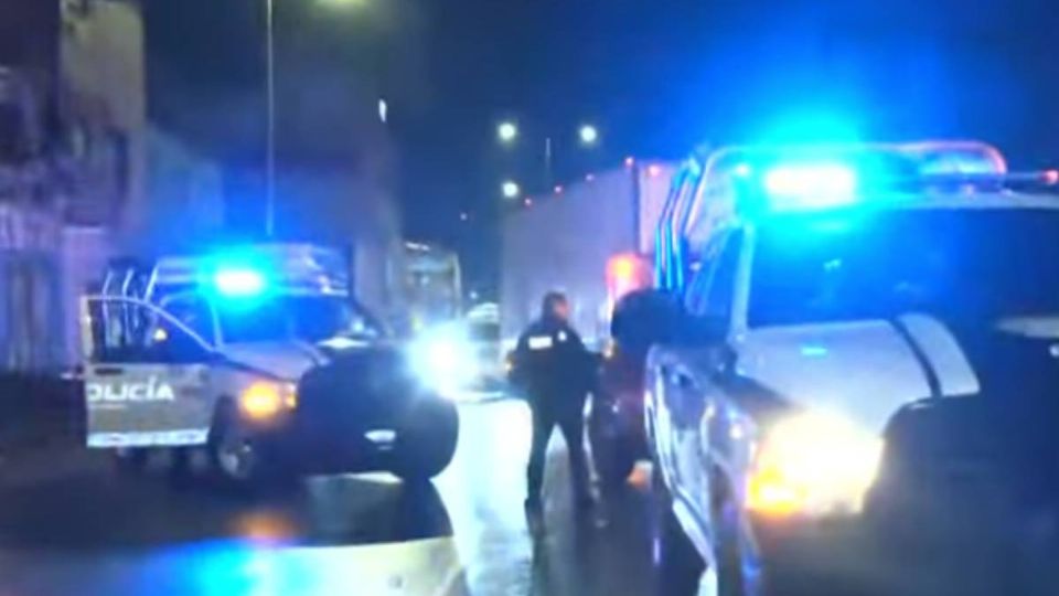 Choque por derrame de diésel en el pavimento.