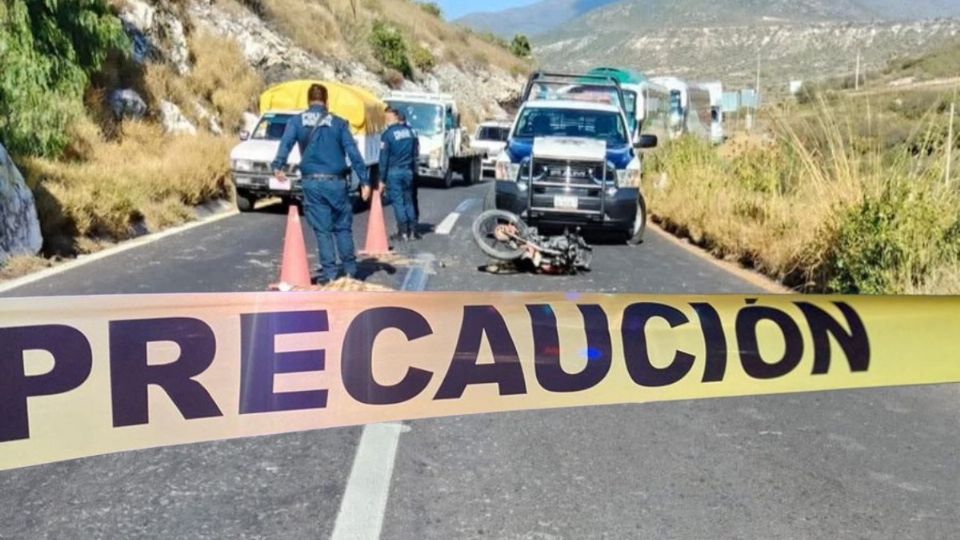 Viajaba sobre la carretera Ixmiquilpan–Actopan; su acompañante fue trasladado a un hospital