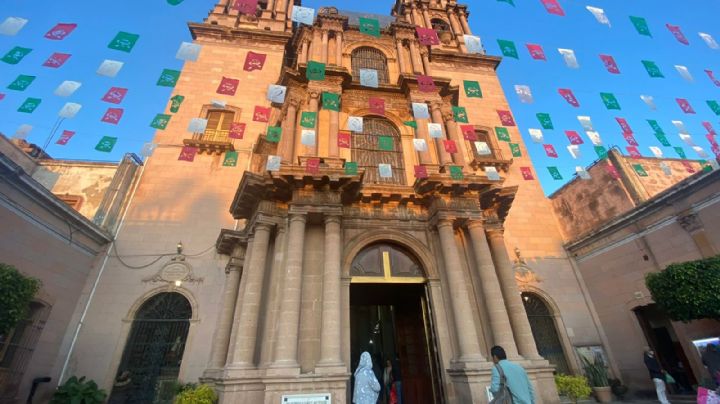 Miles de fieles colman el Santuario de Guadalupe de León este 12 de diciembre