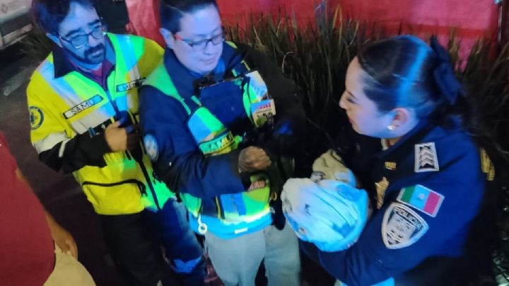 De un patrullaje a un nacimiento: policías ayudan a traer al mundo a una bebé en Iztapalapa