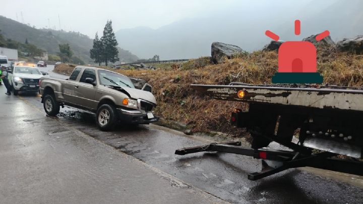 Camioneta choca en la autopista Orizaba - Puebla; no hay lesionados