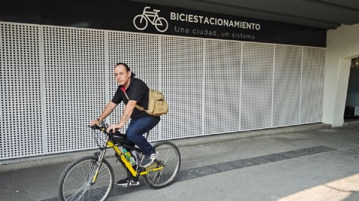 Estacionamientos para bicicletas "fantasmas" en Insurgentes y Camarones, en el abandono