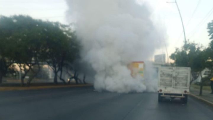 Se incendia camión de sabritas en bulevar Juan Alonso de Torres