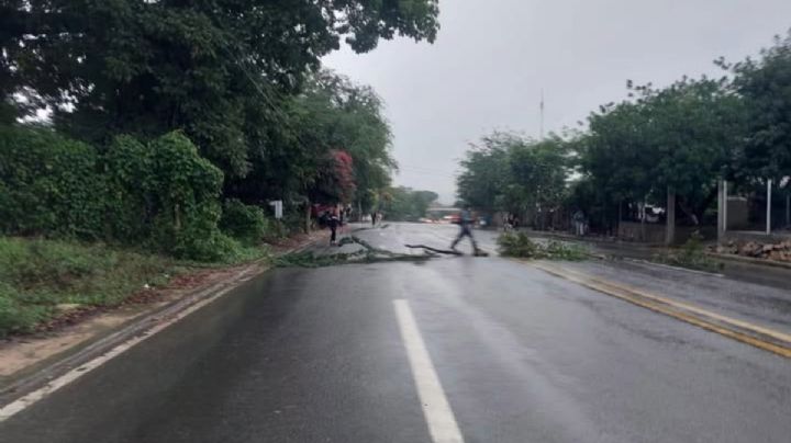 Bloqueo en la México-Tampico a la altura de Huejutla; esto es lo que exigen