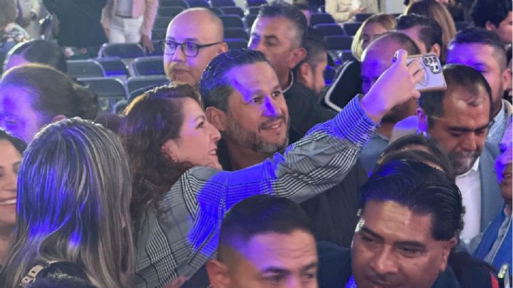 Diego Sinhue asiste a posada del PAN en León