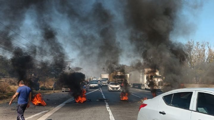 Bloqueo en la México-Querétaro: manifestantes queman llantas y cierran el paso a CDMX