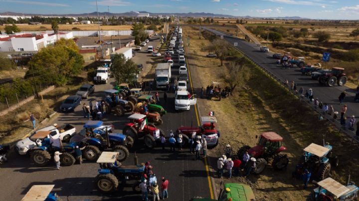 Desactivan bloqueos carreteros tras acuerdo entre gobierno y agricultores