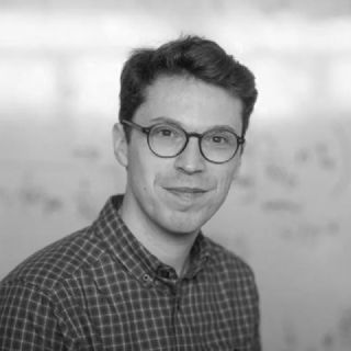 ¿Qué sabemos del científico nuclear  y profesor del MIT, asesinado en su casa en Boston?