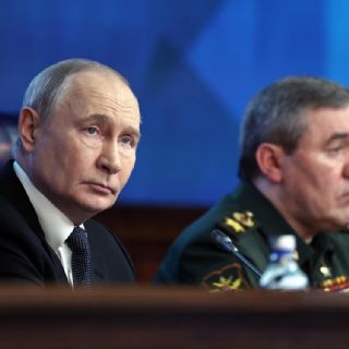 Putin critica el revanchismo y llama "cerditos" a los europeos