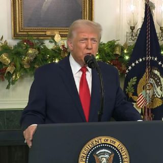 Trump, en su mensaje a la nación, ataca a migrantes y al régimen de Biden