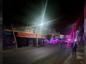 Atacan a balazos e intentan incendiar negocio de abarrotes en Celaya