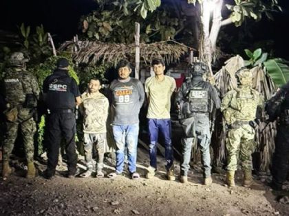 Harfuch confirma captura de 3 presuntos extorsionadores en Apatzingán
