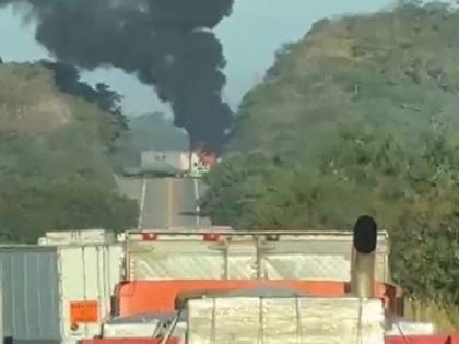 Balaceras y bloqueos paralizan este miércoles Escuinapa, Sinaloa