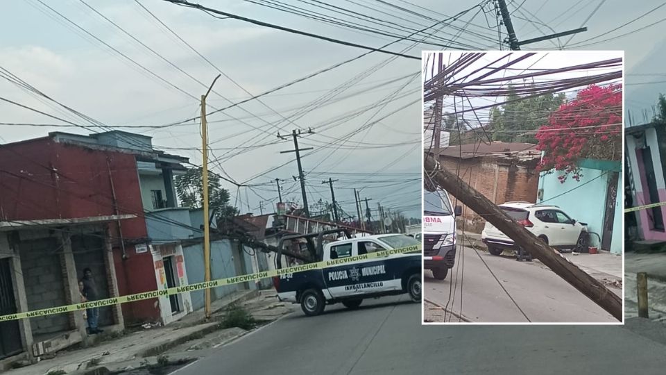 Accidente en la carretera Ixhuatlancillo–La Perla: camioneta pierde el control y choca contra poste y vivienda