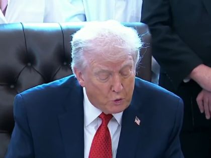 Trump reclasifica la marihuana como la droga menos peligrosa