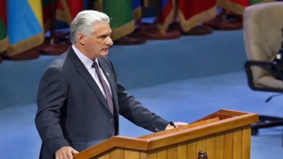 El presidente de Cuba participa en el lanzamiento del proyecto literario “25 para el 25”