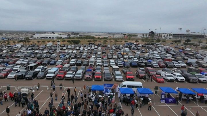 Miles de migrantes mexicanos regresan a casa en la 20ª Caravana de la Legalidad