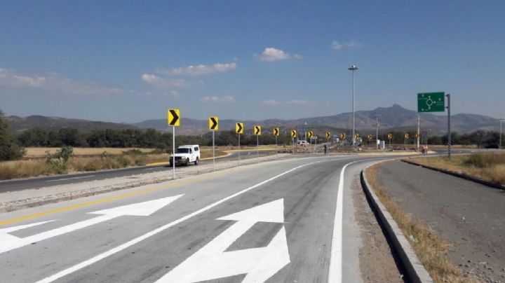 Pide Partido Verde bajar de precio autopista Silao-Guanajuato mientras la arreglan