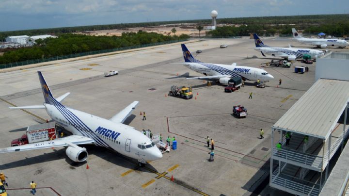 "El avión no sale hasta que nos paguen"; usuarios de Magnicharters denuncian secuestro en vuelo